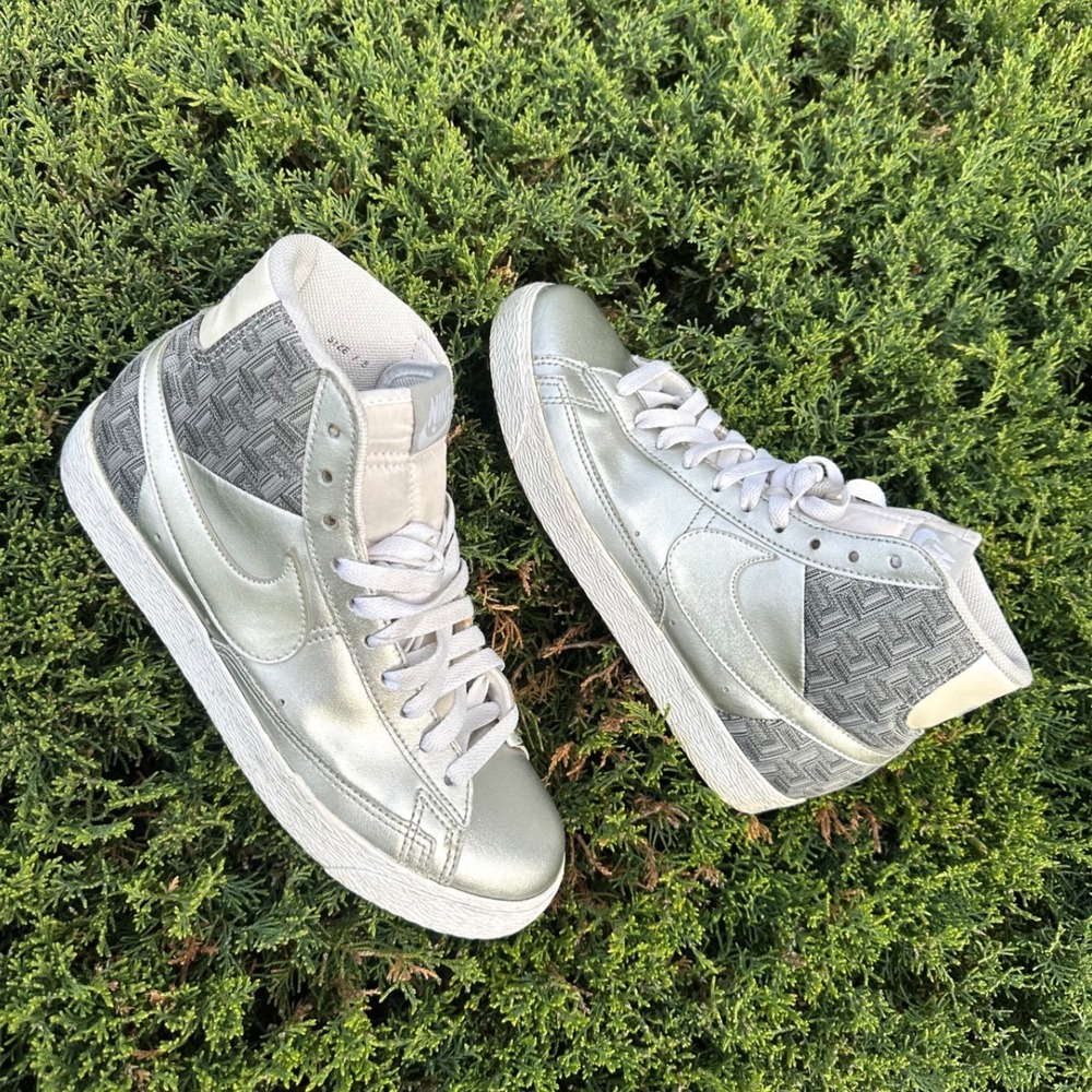 Nike Blazer SP High‎ Top Sneakers Men's Size 7.5 Metallic Silver Shoes